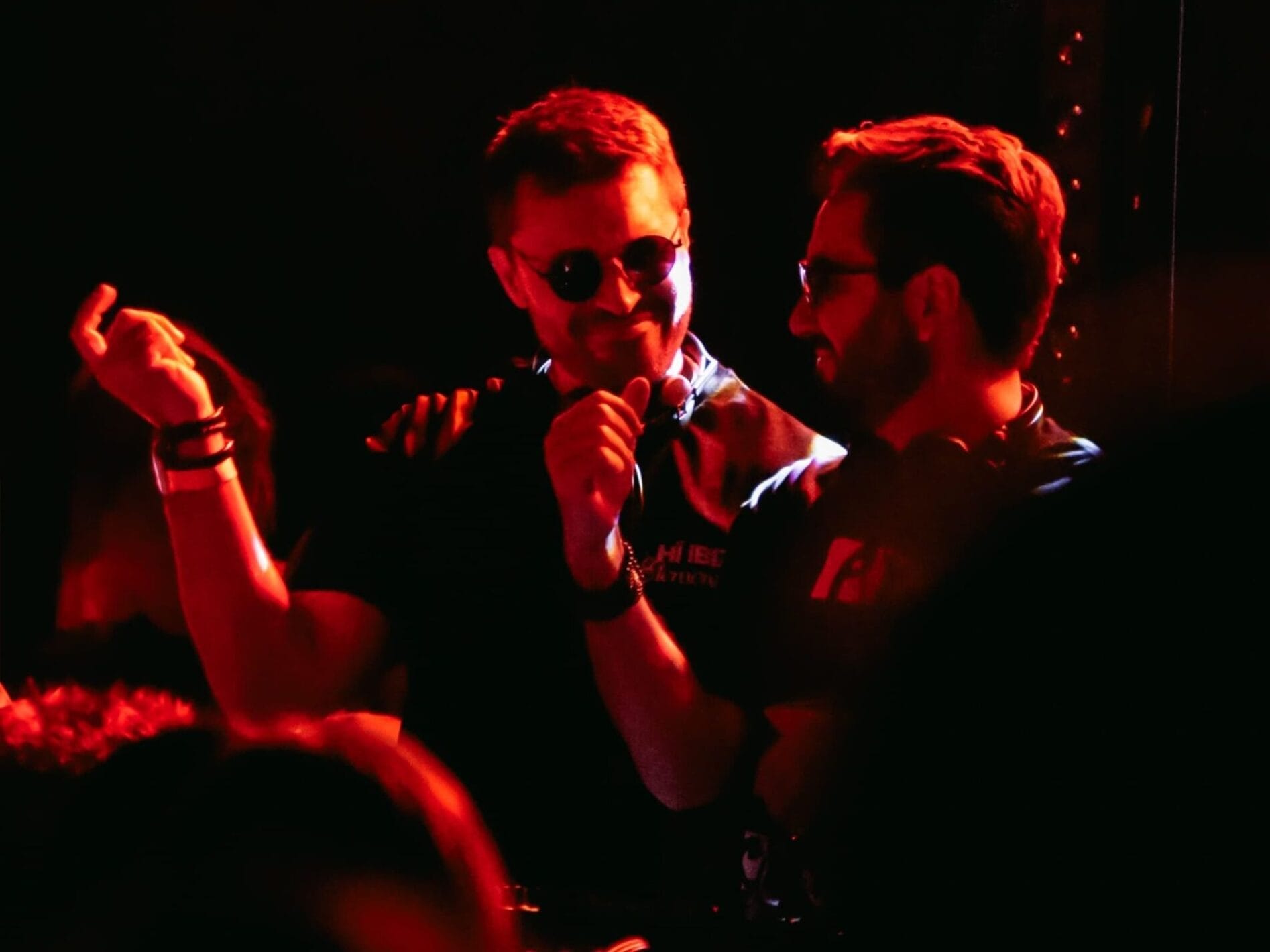 Bone Brotherz vence remix contest e lança collab com KVSH pela Future House Music