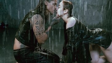 Debaixo de chuva, Luíza Lapa e SóCiro entregam intensidade em novo clipe