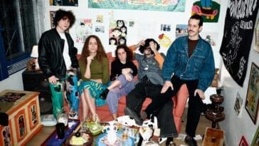 Exclusive Os Cabides faz show e divide noite com Jovens Ateus, em São Paulo