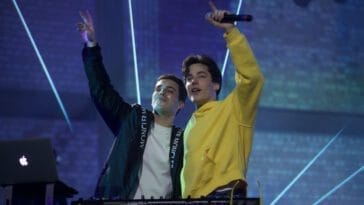 Em parceria com Lozanello, Enzo Ferro lança single autoral e inédito
