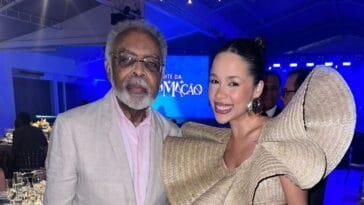 Gilberto Gil elogia look de Laura Brito inspirado em sua música Eu Vim da Bahia na Noite da Aclamação