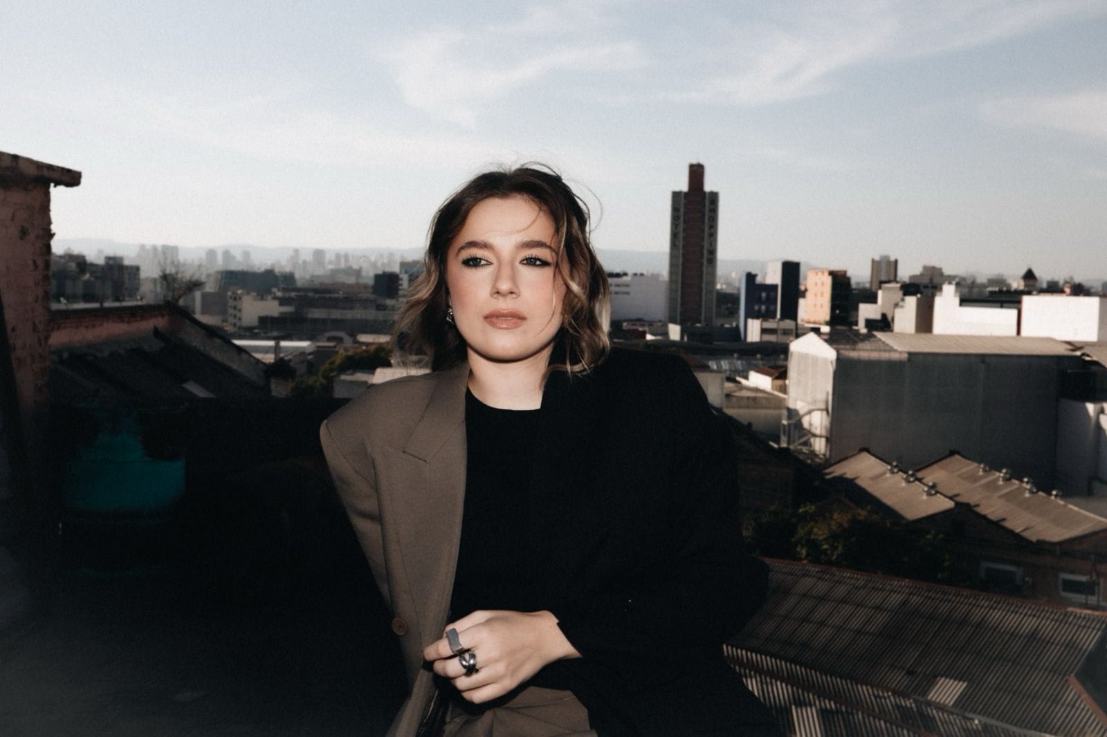 Giana alcança 1 milhão de streams com Giana alcança 1 milhão de streams com Me deixa Viverno Spotify
