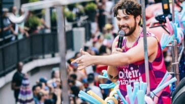 Gustavo Mioto agita Avenida Henrique Schaumann com sucesso estrondoso da segunda edição do Bloco Solteiro Não Trai