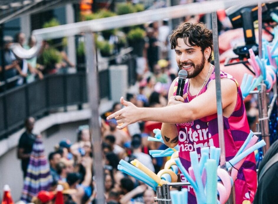Gustavo Mioto agita Avenida Henrique Schaumann com sucesso estrondoso da segunda edição do Bloco Gustavo Mioto agita Avenida Henrique Schaumann com sucesso estrondoso da segunda edição do Bloco Solteiro Não Trai