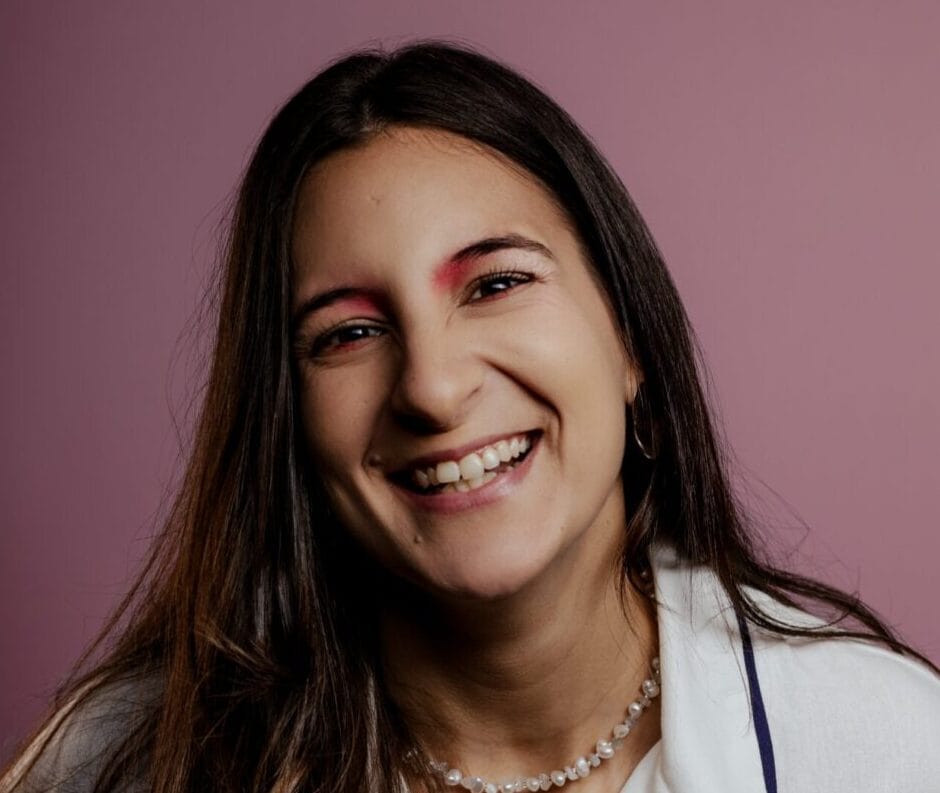 Carol Almeida trabalha os quatro elementos em EP poético e metafórico 1 Mineira Carol Almeida trabalha os quatro elementos em EP poético e metafórico