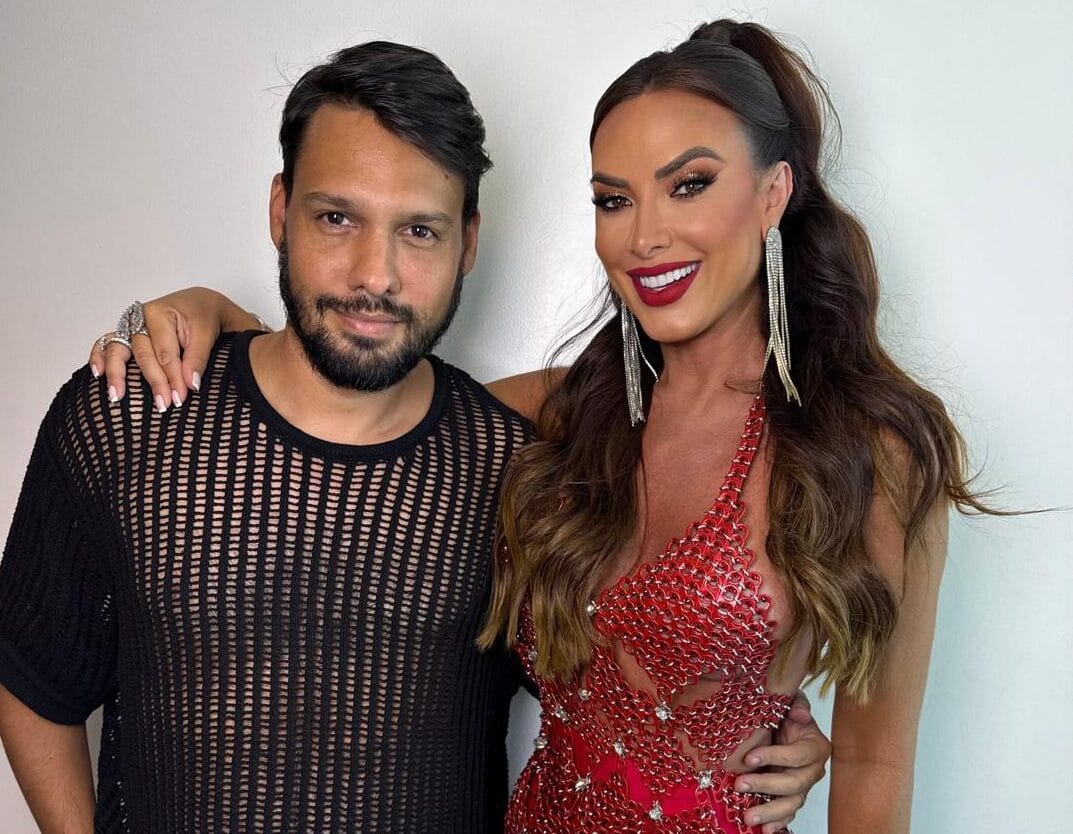 Nicole Bahls inicia temporada de Carnaval em Olinda com vestido de 3 mil lacres, assinado por estilista local, e celebra nova fase da vida 1 Walkir-Campos-e-Nicole-Bahls