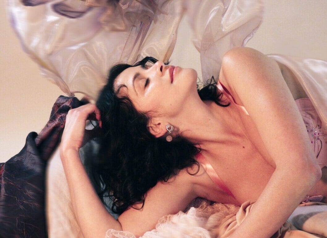 Gabriella Lima lança clipe de gabriella lima