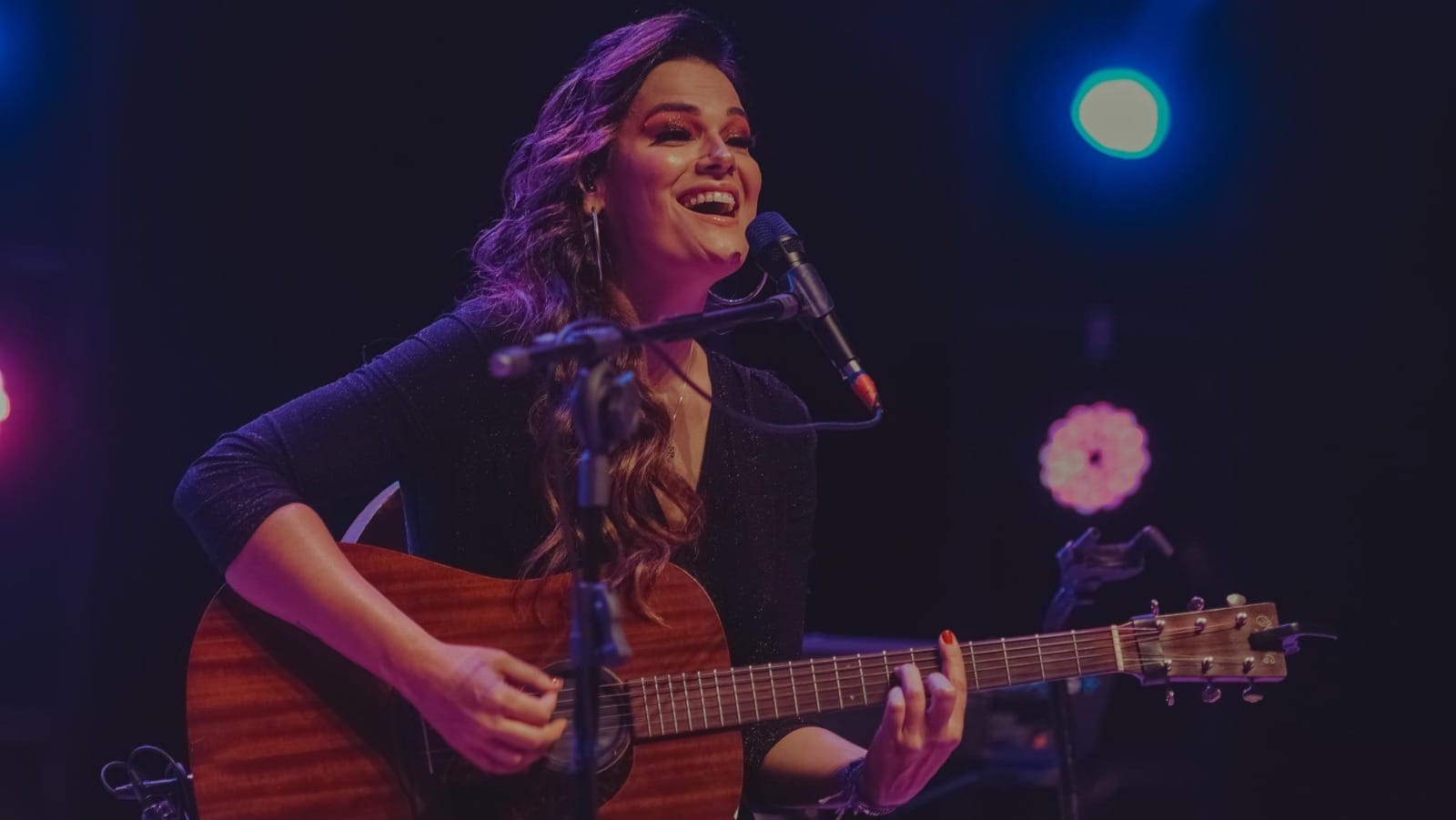 Daniela Firme lança nesta sexta (7) o single “Nova Eu” 1 Daniela Firme