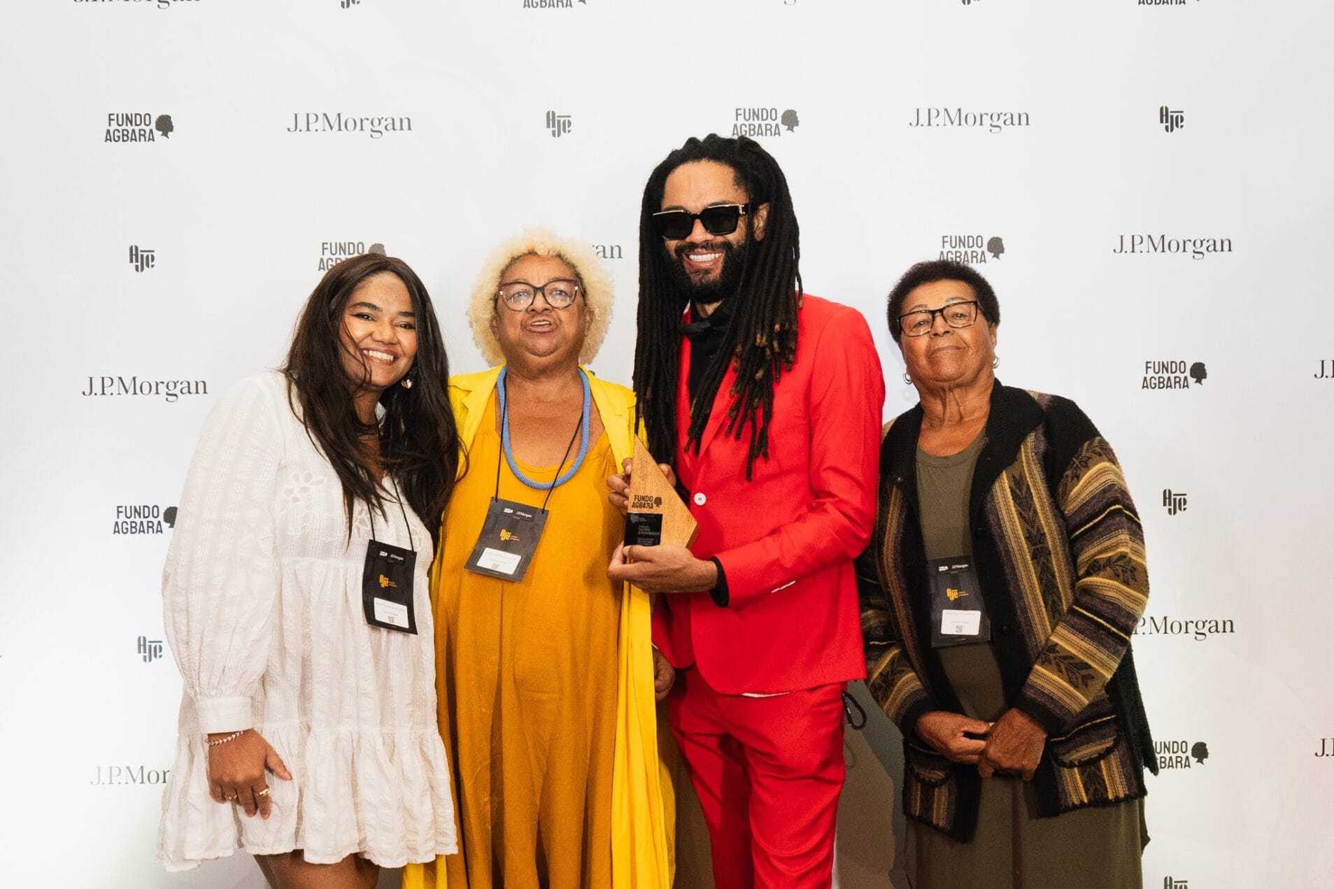 Evandro-Fioti-recebe-premio-Aje---credito-Karu-Martins-2