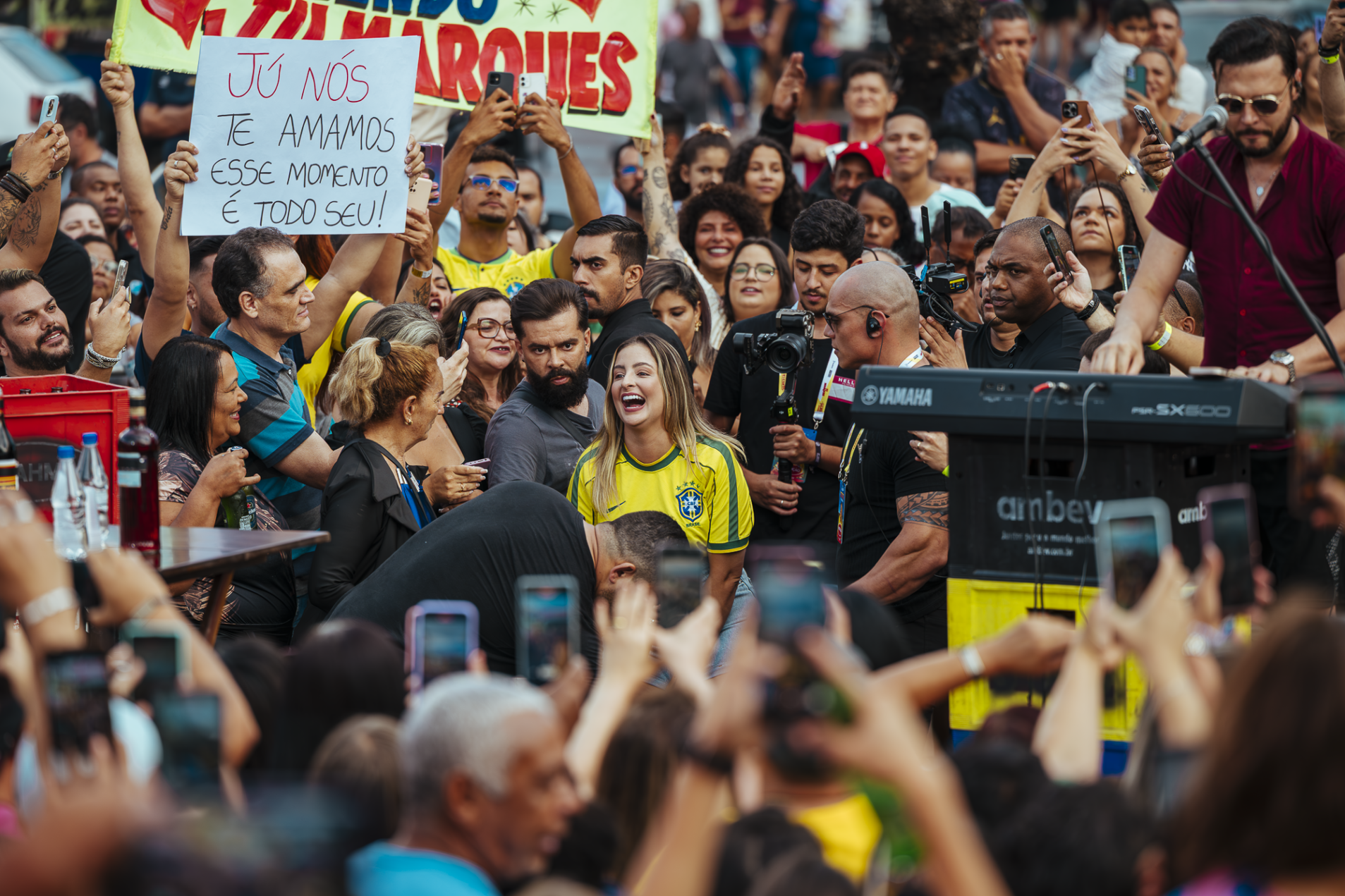 Ju Marques celebra aniversário de Ceilândia com gravação de DVD histórico na praça da feira Central da cidade