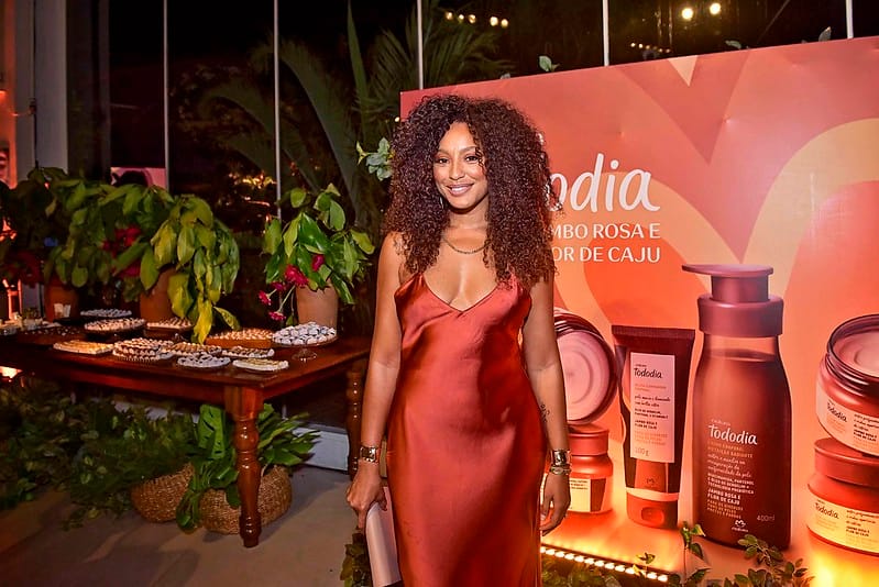 Natura reúne Sheron Menezzes, Érika Januza, e Duda Pimenta em lançamento exclusivo para pessoas pretas 1 Natura reúne Sheron Menezzes, Érika Januza, e Duda Pimenta em lançamento exclusivo para pessoas pretas