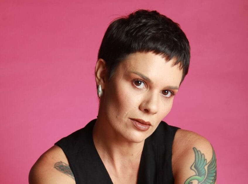 “De Dentro Pra Fora” apresenta Raissa Ijanc, mulher-artista multifacetada 1 “De Dentro Pra Fora” apresenta Raissa Ijanc, mulher-artista multifacetada