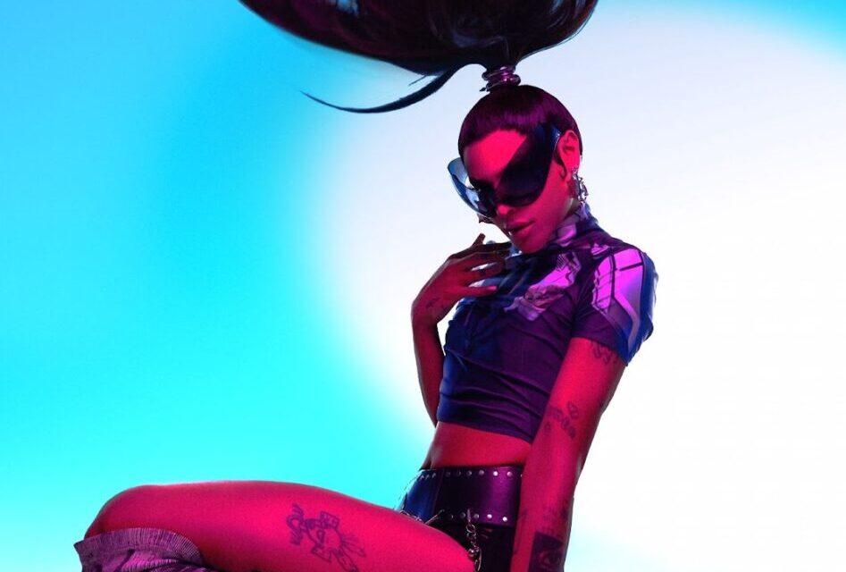 Pabllo Vittar assume as pickups como DJ e leva o Club Vittar ao Gate 22 em Campinas