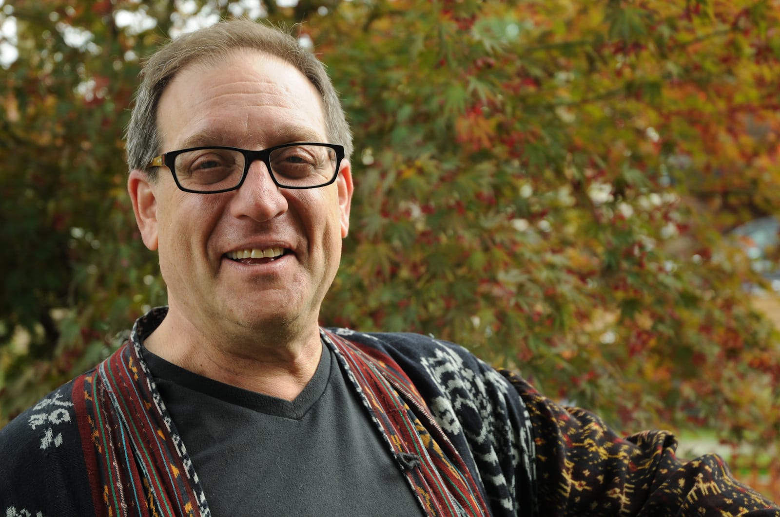Mark Fenster celebra confiança e transformação com a faixa meditativa “Rising Embers” 1 Mark Fenster