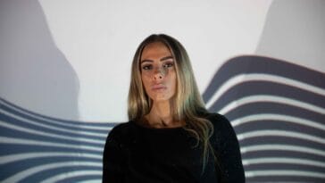 Mary Mesk divide line-up com Anyma e Solomun em Ibiza