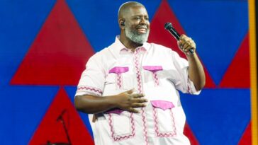 Péricles lança a segunda parte do projeto Pagode do Pericão - Ao Vivo em São Paulo