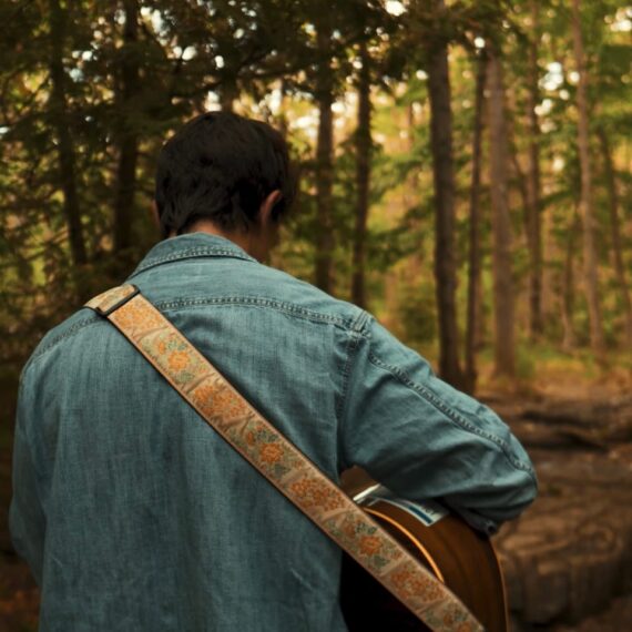Rogan Mei encontra clareza na escalada com o novo single “Lefroy” 2 Rogan Mei