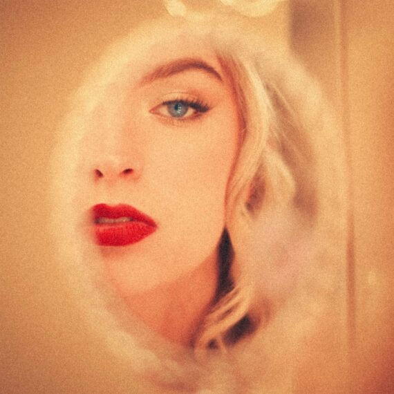 Naomi Jane apresenta seu novo single cinematográfico “Mr. Incognito” 2 Naomi Jane