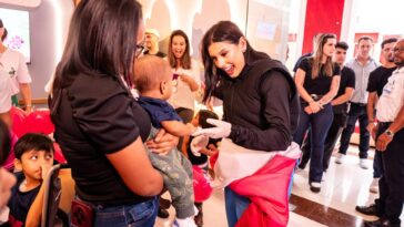 Ana Castela visita o Hospital de Amor e inaugura Brinquedoteca em parceria com o Instituto AgroPlay