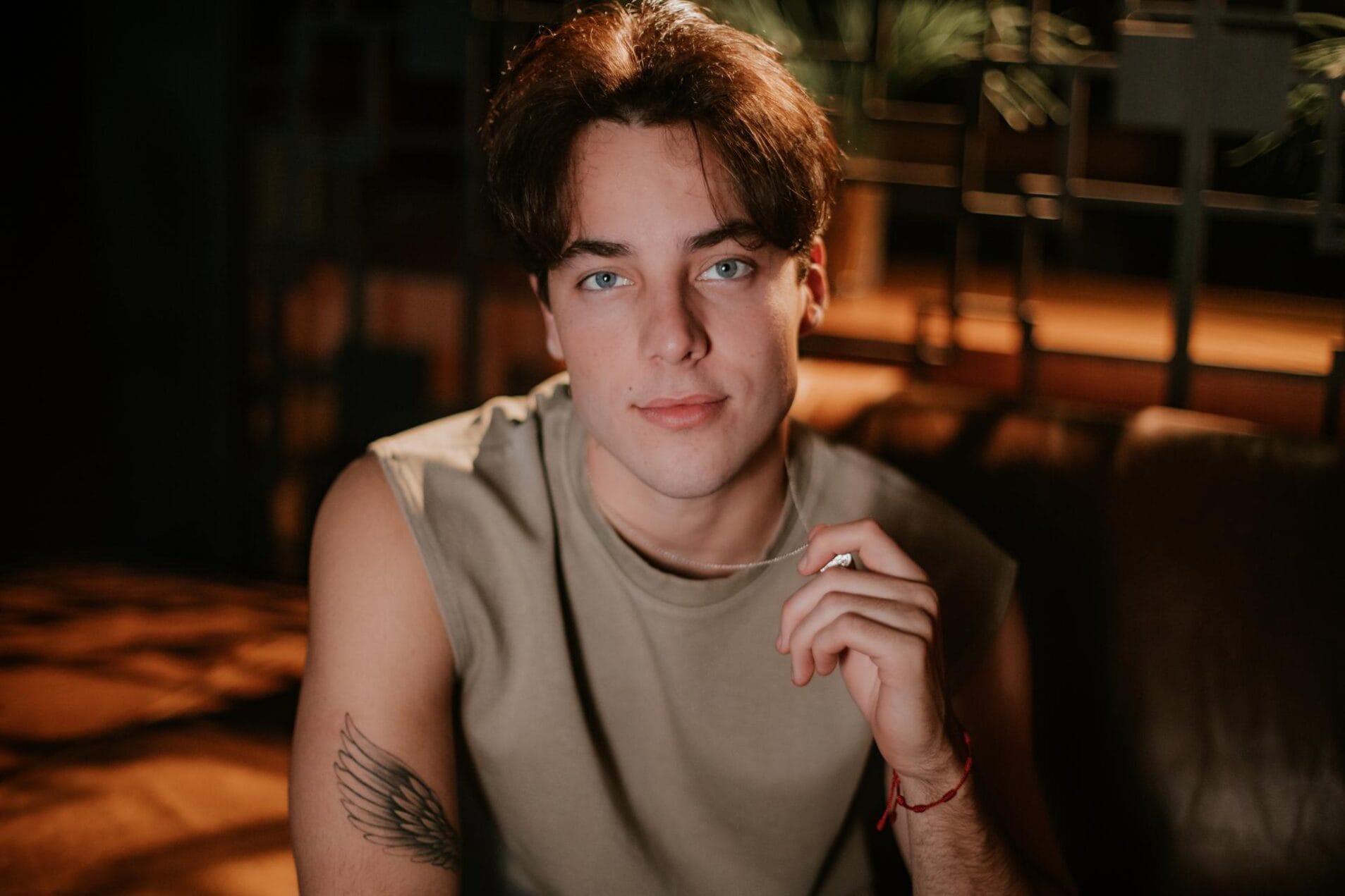 Enzo Ferro lança “Celular da Maçã”, faixa que marca nova fase de sua carreira 1 Enzo Ferro lança “Celular da Maçã”, faixa que marca nova fase de sua carreira