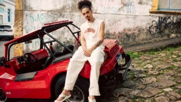 Léo da Bodega faz ‘Zunzunzum’ acontecer em Olinda em faixa produzida por vencedores do Grammy