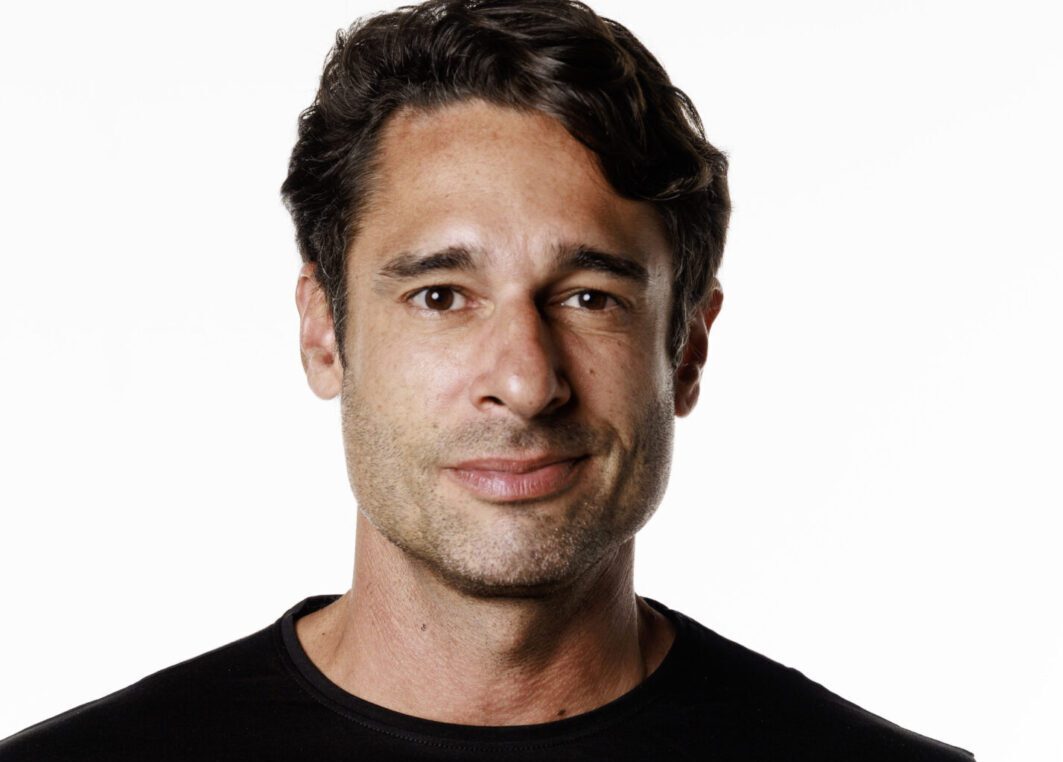 Rafa Baronesi aposta em música com sentimento em “Give Me My Body Back”
