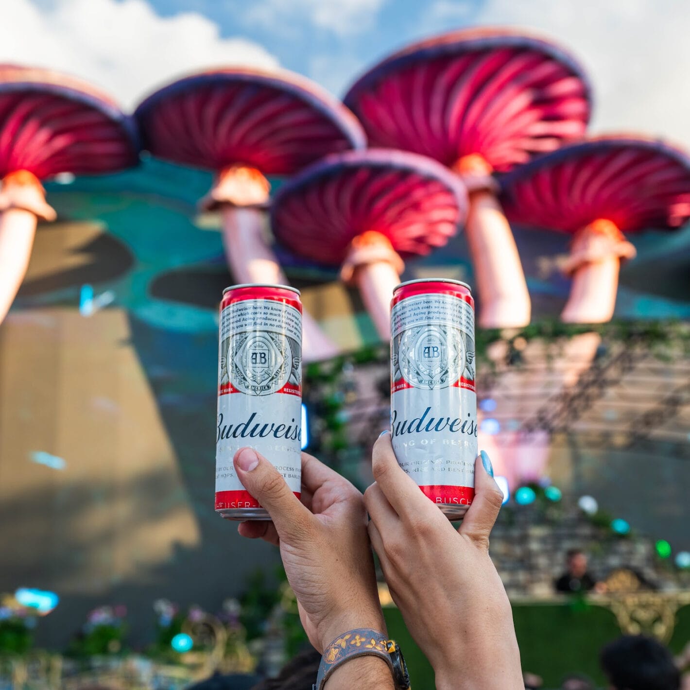 Budweiser reconhece público do Tomorrowland Brasil 2025 como cidadãos oficiais da Nation of Celebration 1 Budweiser