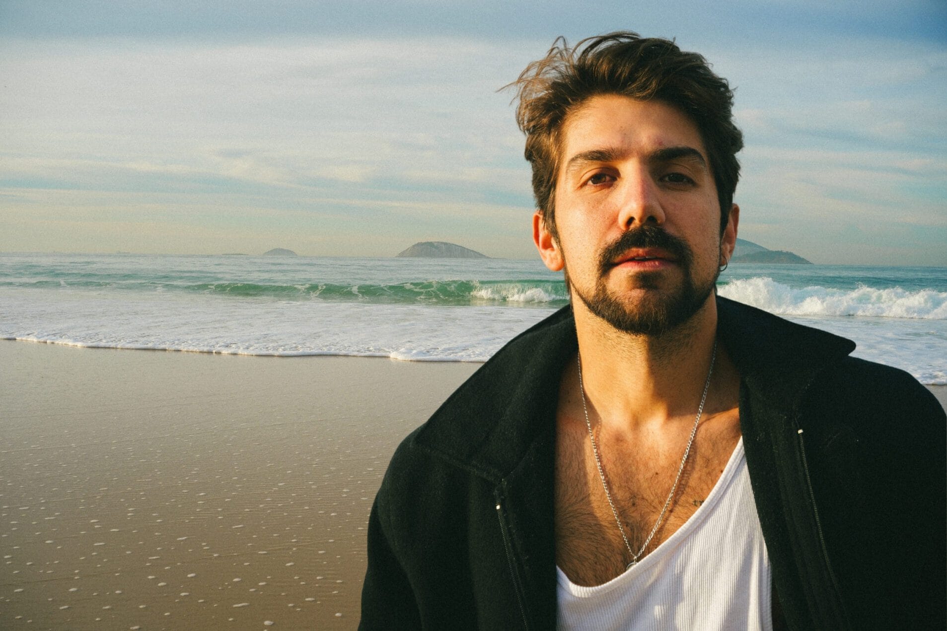 Entre o agito da cidade grande e a paz do interior, Gabriel Gonti lança Entre o agito da cidade grande e a paz do interior, Gabriel Gonti lança Quero em Dobro