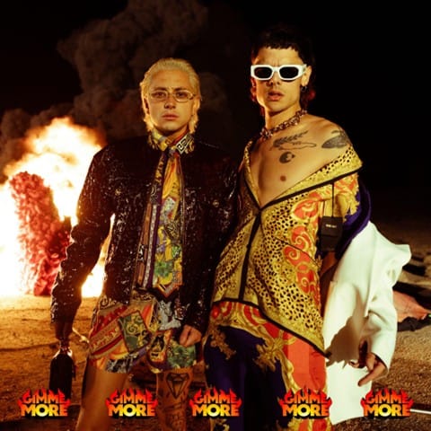 Capa-Gimme-More