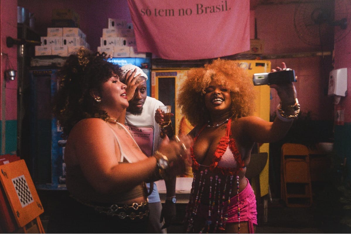 KING Saints, Rincon Sapiência e Mac Júlia fortalecem a ponte RJ-SP-MG na collab ai que vontade