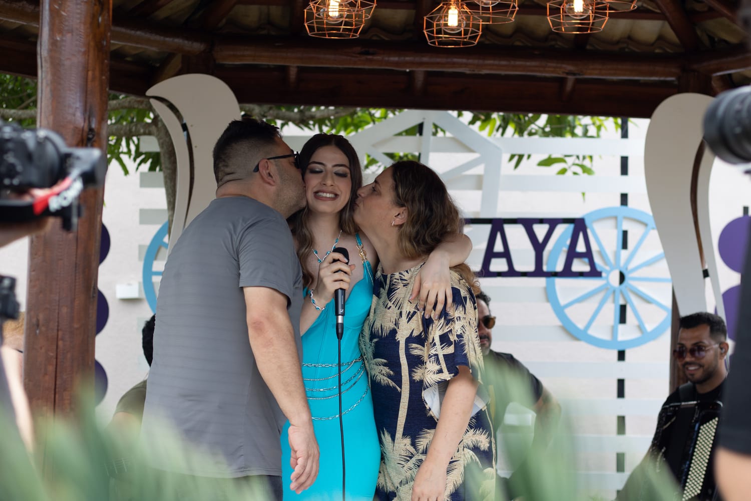 Suh Maya celebra raízes e amor familiar em faixa do EP “DêndiCasa - Volume 1” 1 SUH MAYA - Crédito_Átila Oliveira e Marcela Vilhena (3) (1)