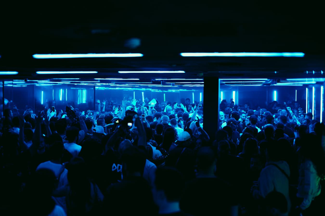 D-EDGE SP- Rødhåd, East End Dubs, Traumer, Eli Iwasa B2B Meca, Edone e Gui Boratto comandam o último mês de 2025