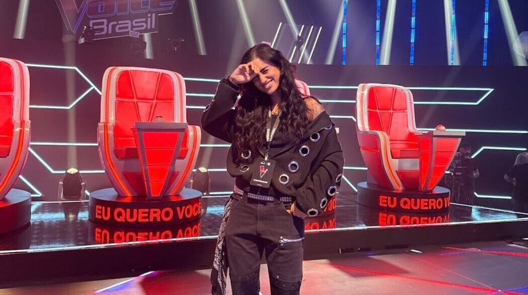 Day Limns retorna ao ‘The Voice’ oito anos após final e assiste hit de sua autoria ser cantado no palco