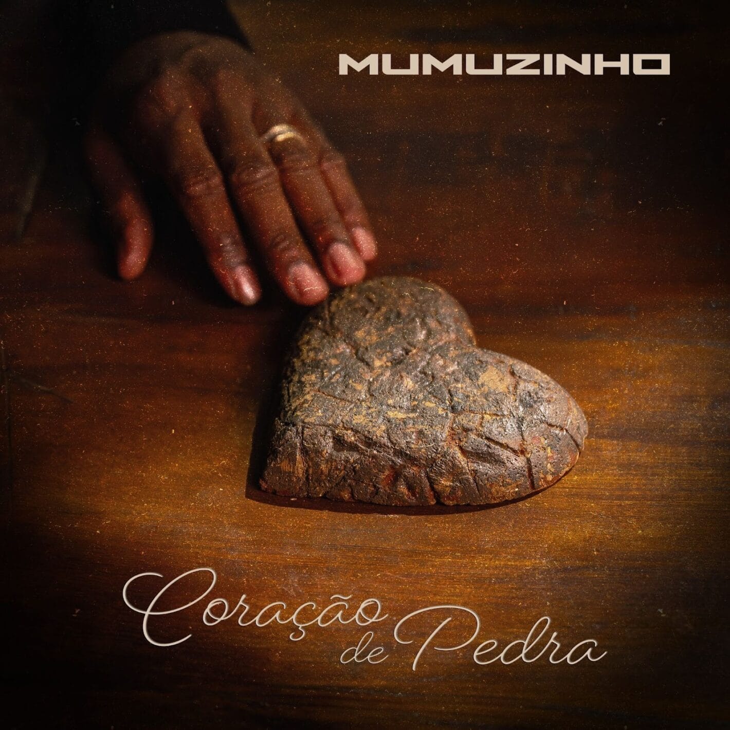 Mumuzinho apresenta seu novo e romântico single, “Coração de Pedra Mumuzinho apresenta seu novo e romântico single, “Coração de Pedra