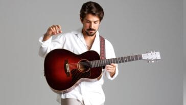 Gabriel Gonti inicia turnê De Perto com show no Teatro Cesgranrio dia 21 de março