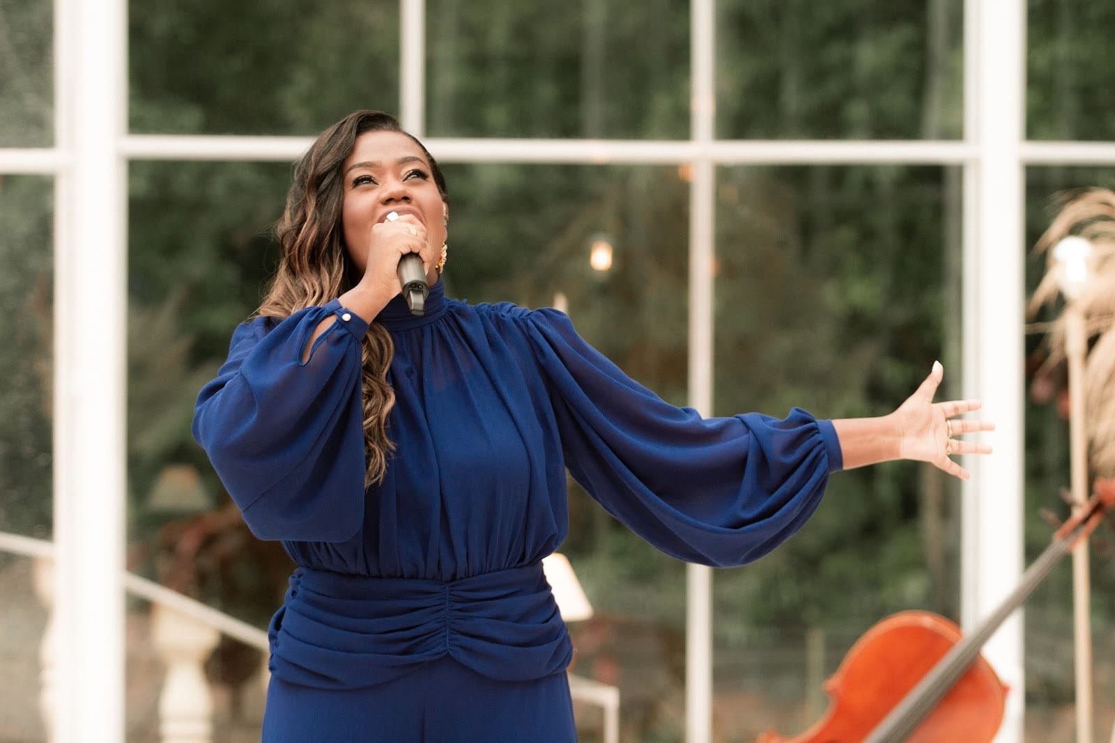Nathália Braga lança o álbum “Deus É!” e o clipe da canção “Me Revelo” pela Onimusic 1 Nathália Braga lança o álbum “Deus É!” e o clipe da canção “Me Revelo” pela Onimusic