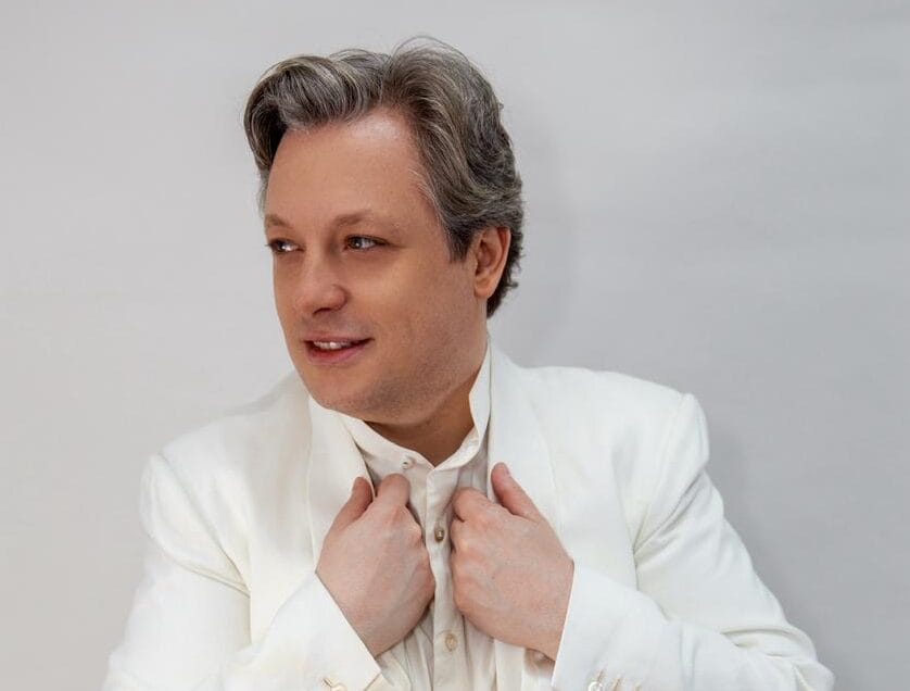 Felipe Menegat une Tradição Lírica e Elegância Pop em Releitura de Felipe Menegat