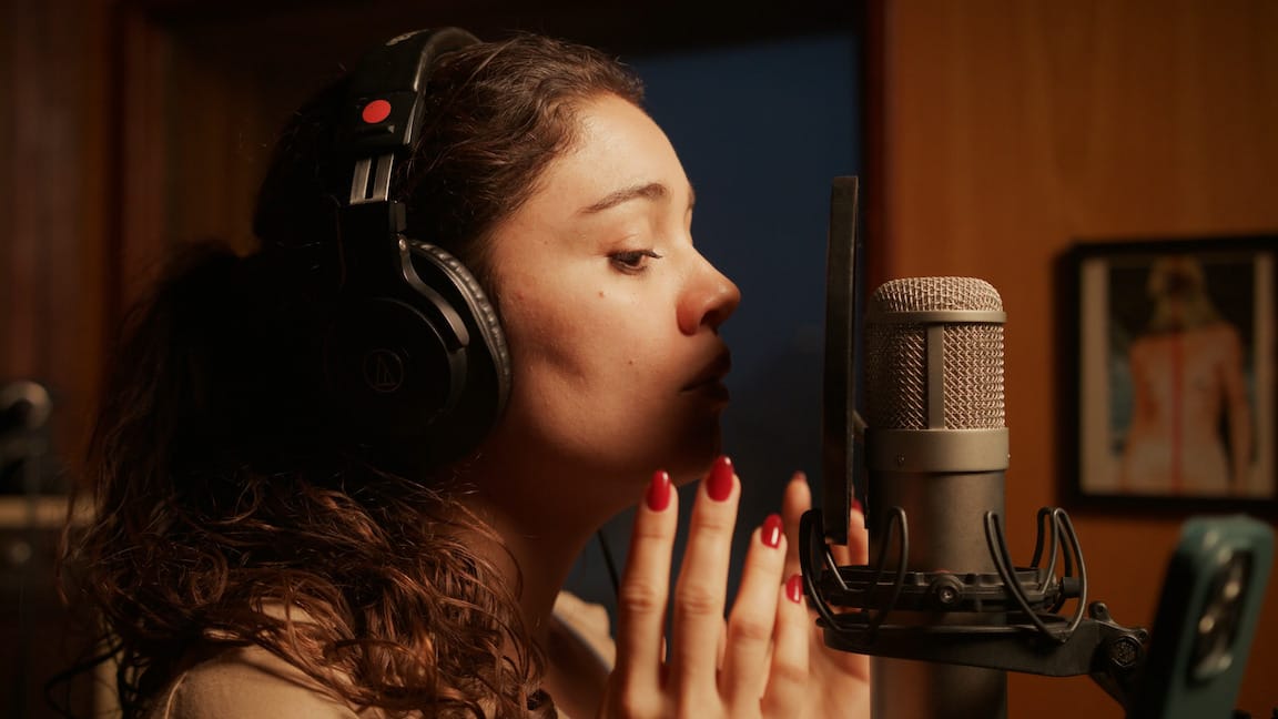 Protagonista de Três Graças, Sophie Charlotte grava Cacilda no EP de José Miguel Wisnik