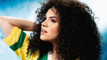 Rebeca Carvalho lança versão remix da canção “Socorro” com elementos do funk e do samba