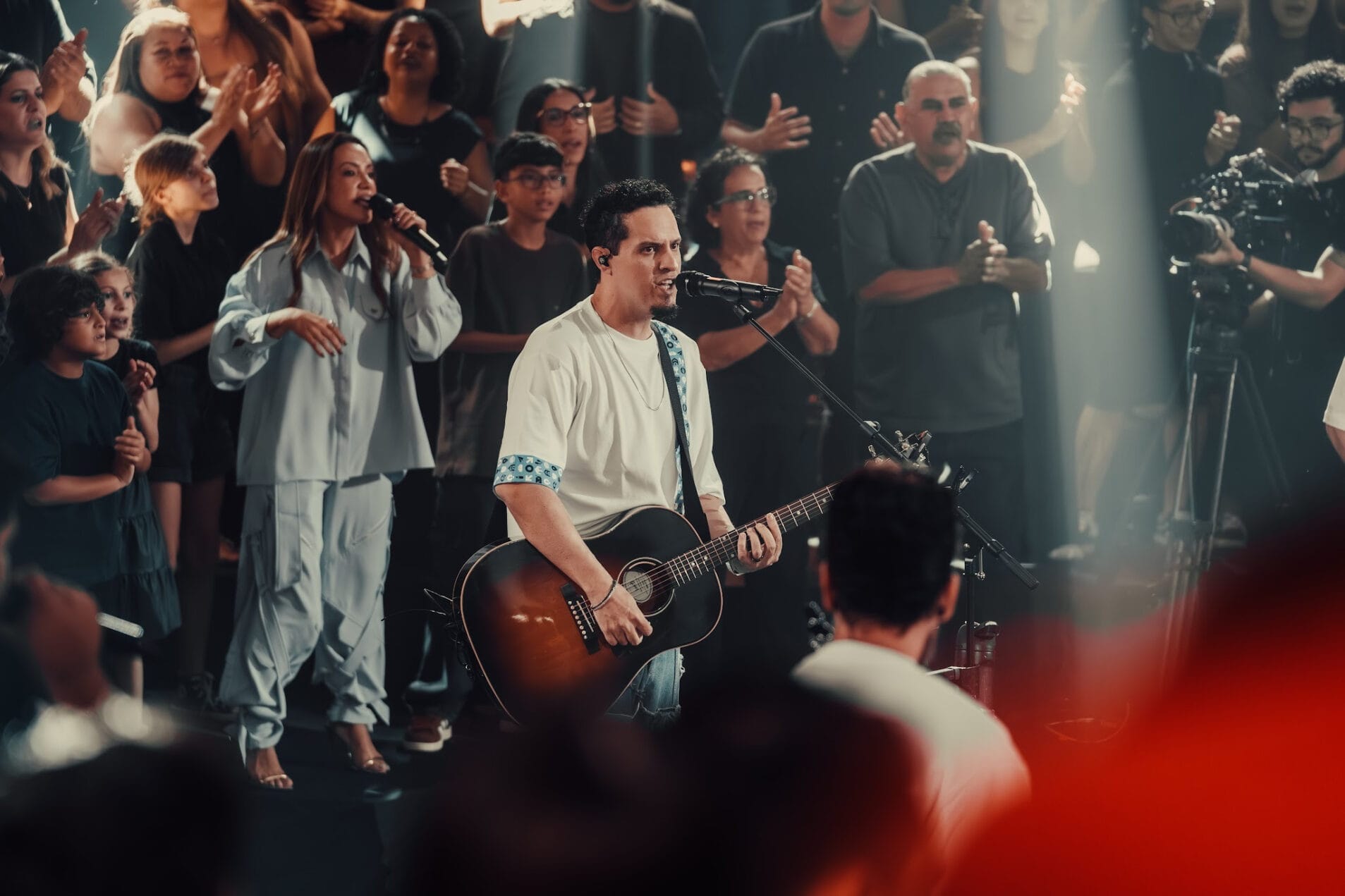 Após seis anos, Morada apresenta o álbum {AO SENHOR • AOS SANTOS • AO MUNDO} só com músicas inéditas 1 Após seis anos, Morada apresenta o álbum {AO SENHOR • AOS SANTOS • AO MUNDO} só com músicas inéditas