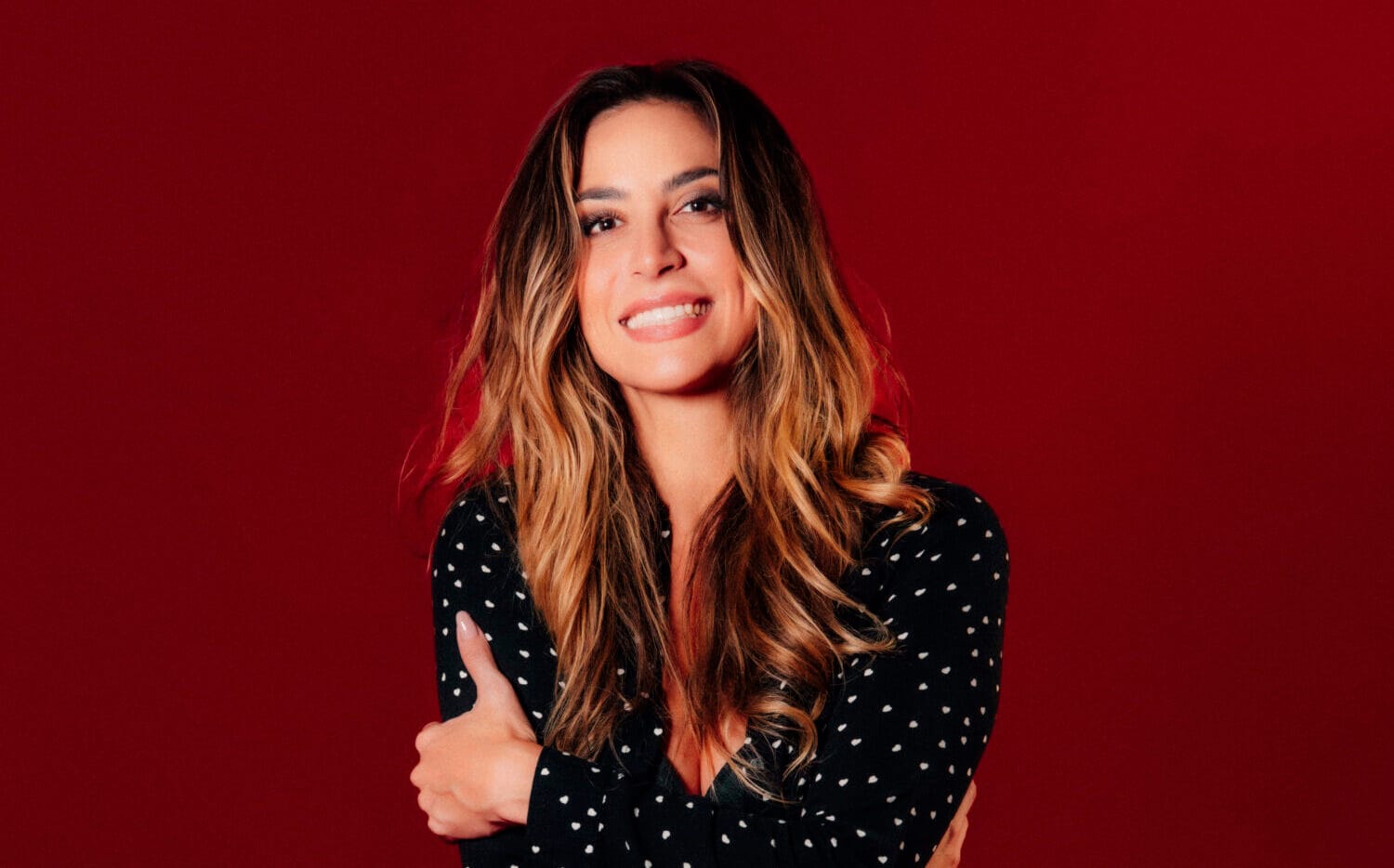 Thais Piza abraça a vulnerabilidade e o romantismo no novo EP “eu tô me achando cafona” 1 Thais Piza