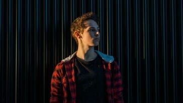02 - Zach Riley - Zach Riley Landscape Press Photo Credit- Alyssa Ann Dueck (@astefannieann)