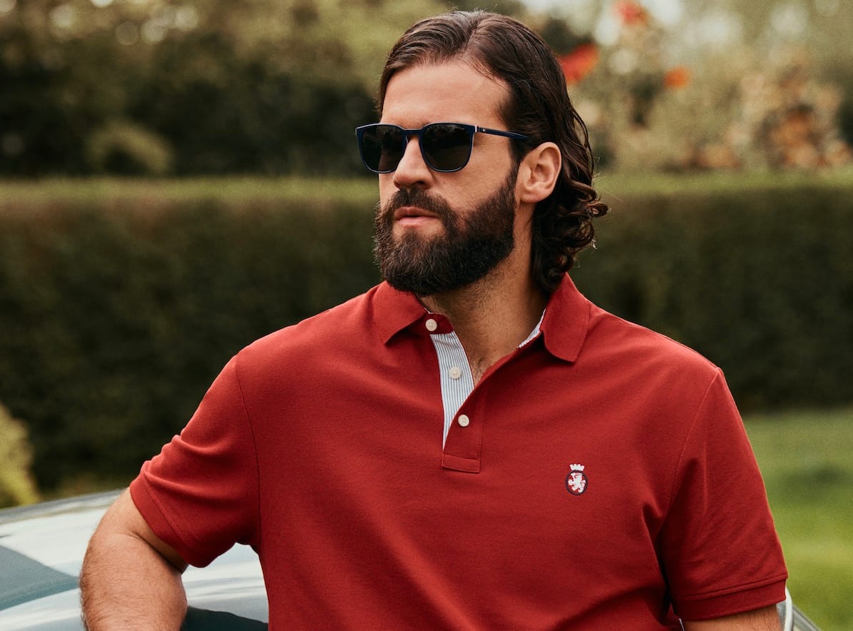 Alisson Becker é o rosto dos óculos Primavera Verão 2026 da Tommy Hilfiger