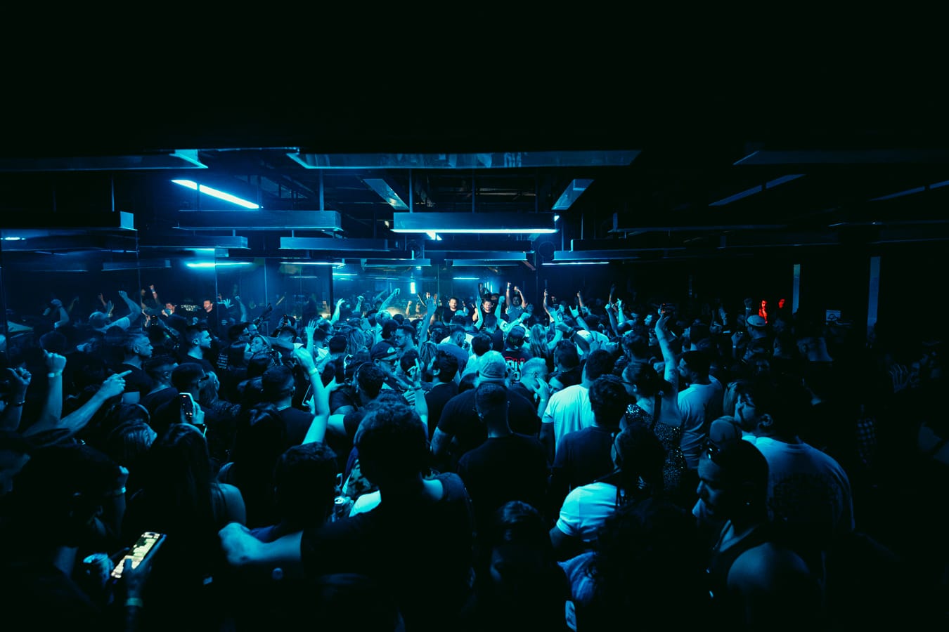 Com Skazi, Nick Curly, M-High, Roi Perez, Gabe, Departamento, Bhaskar e DJ Marky, D-EDGE SP esquenta a noite paulistana em junho