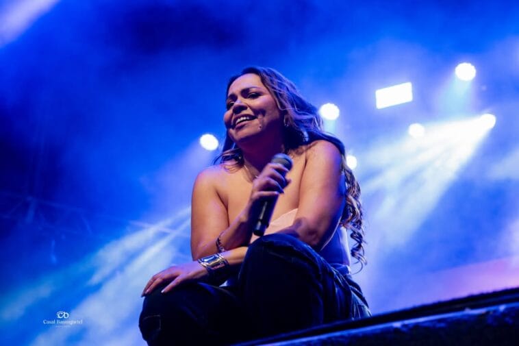 Entre inéditas e pedidos dos fãs, Priscila Meireles lança o aguardado EP Priscila Meireles