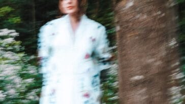 prod_track-files_1807140_album_cover_Emanuela-icarus-album_cover