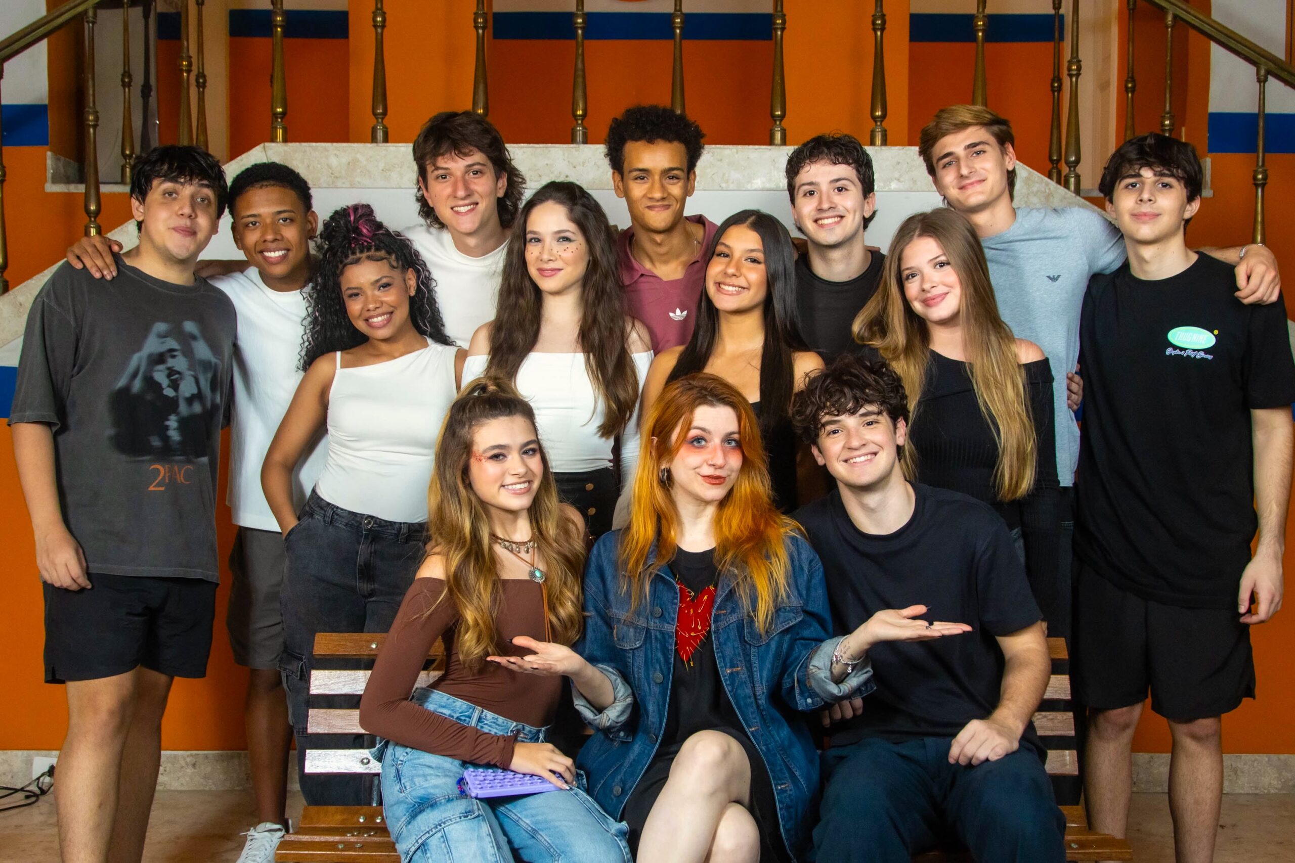 Babi Dewet visita set de filmagens da série Sábado À Noite