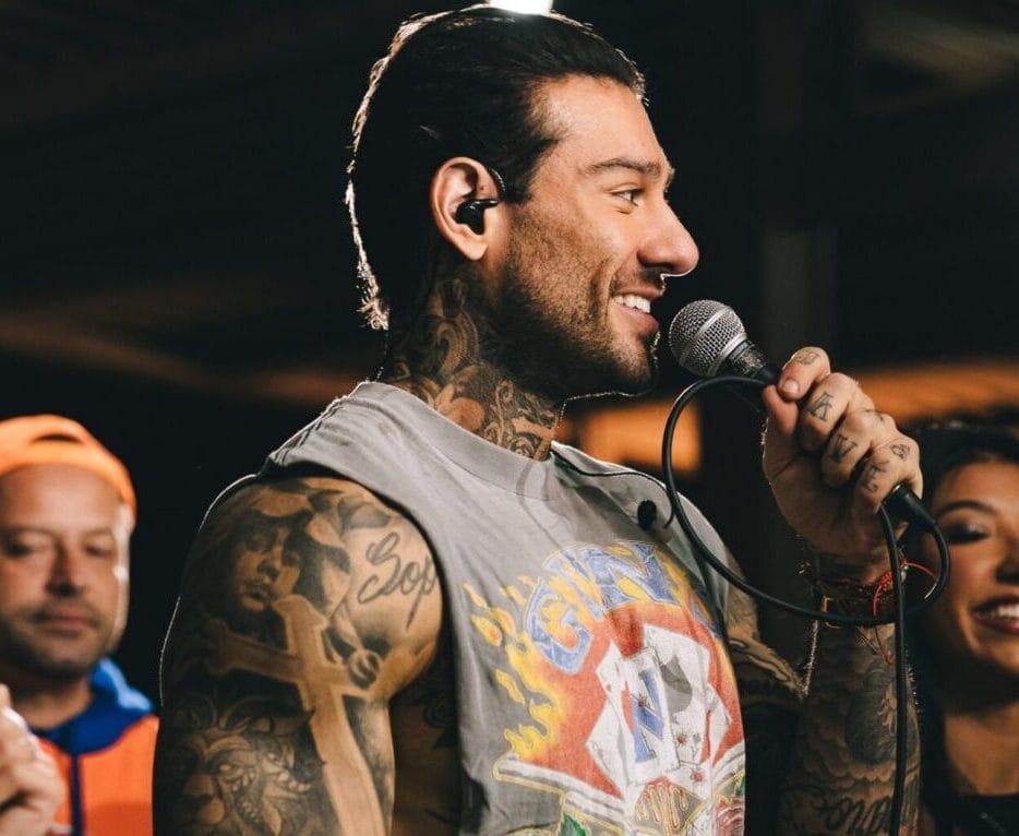Lucas Lucco lança Deu Rock, álbum com 12 clássicos do rock dos anos 2000 no piseiro