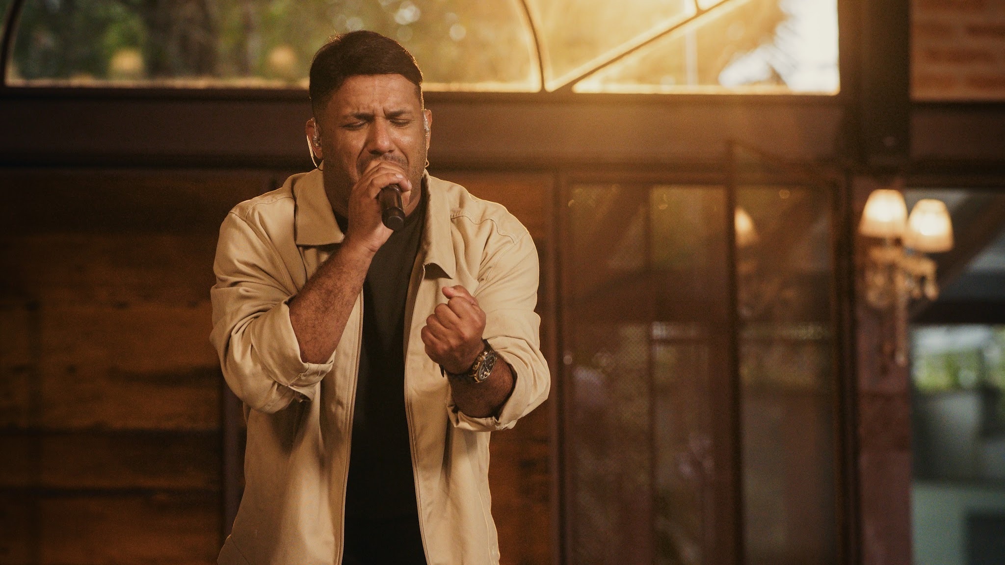 Ronan Sabadini lança o clipe da canção “Marcados Pela Mesa” 1 Ronan Sabadini lança o clipe da canção “Marcados Pela Mesa”