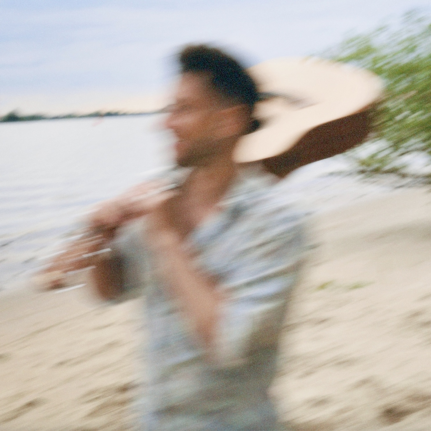 Igor Landy celebra a liberdade e as pequenas alegrias da vida no single "On My Own" 1 prod_track-files_1836425_album_cover_Igor-Landy-on-my-own-album_cover